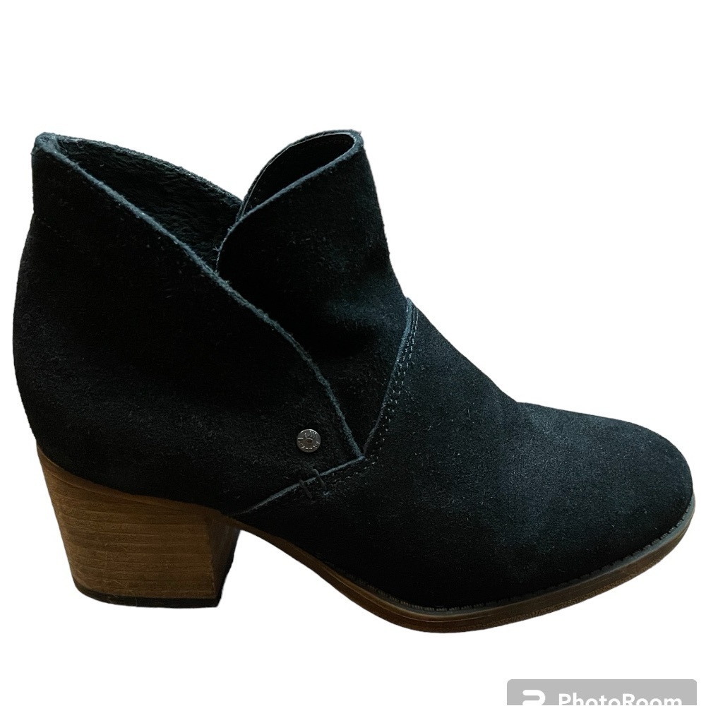Black Onyx Suede Ankle Boots by BearPaw - Picture 4 of 10